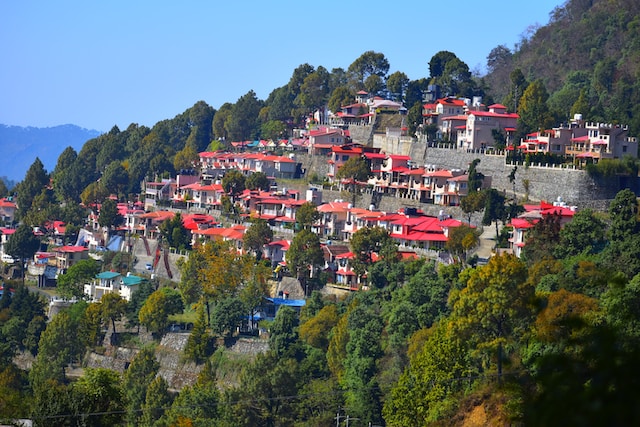 Dehradun to Nainital Taxi Service